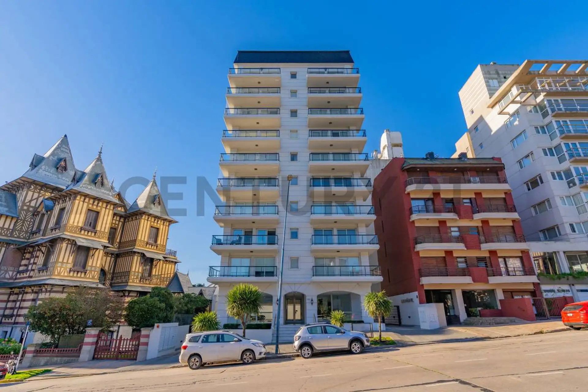Venta departamento 3 ambientes con balcón al frente – Zona Plaza Colón