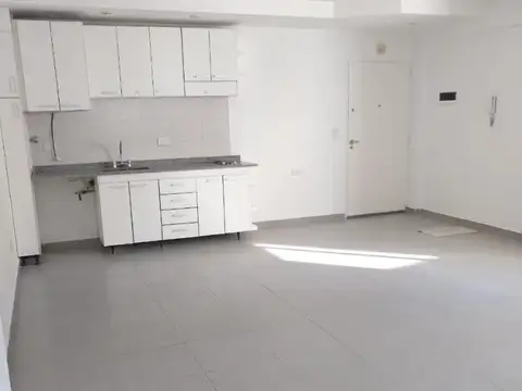 Departamento dos ambientes interno en alquiler 