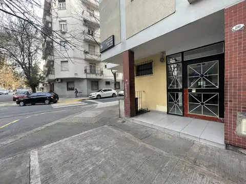 Ambrosetti y Neuquén  I  2 Amb  I  Balcón al Frente  I Apto Profesional/Vvda