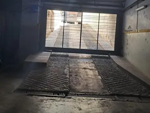 COCHERA DOBLE. Amenabar 1440.