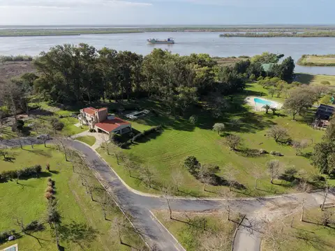 Casa en Venta con 6 cocheras