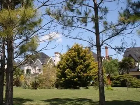 LOTE EN VENTA  DE 835 M2 EN SAINT THOMAS CENTRO -CANNING