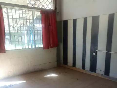 LOCAL EN CENTRO COMERCIAL- MUY CONCURRIDO