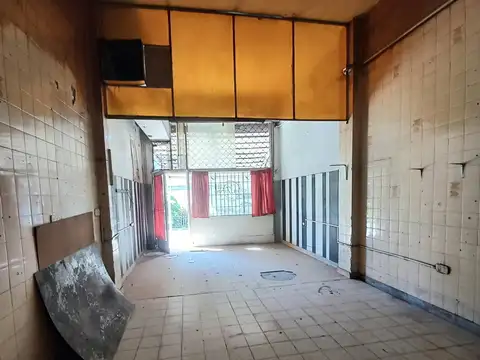 Local en Venta Via Púb.