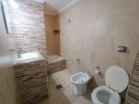Departamento en Alquiler con 1 cocheras