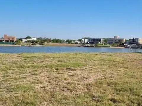 Oportunidad lote a la laguna en area 11 San Sebastian