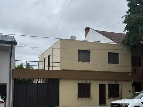 Amplia y hermosa casa centrica de dos plantas 