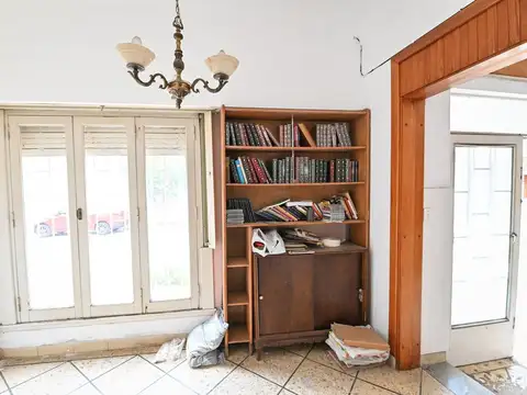 Casa 5 ambientes con 2 baños