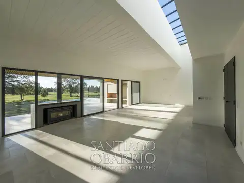 Casa en Alquiler con 2 cocheras