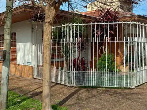 Catamarca al 900 y Larrea