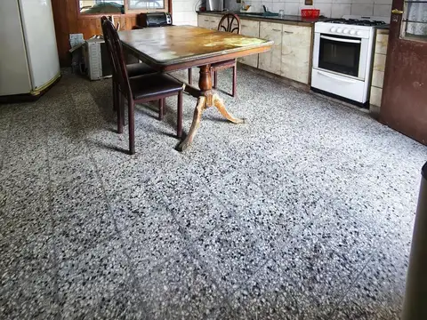 Casa en Venta con 4 cocheras