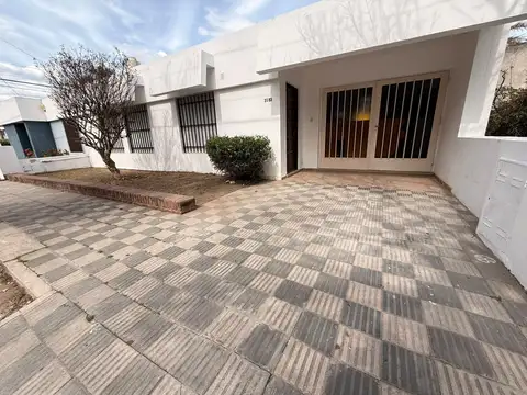 Venta casa 3 dormitorios c/patio bº alto verde cba