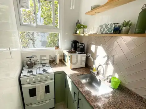 Venta departamento 1 ambiente c/balcon saliente reciclado. Zona Aldrey!