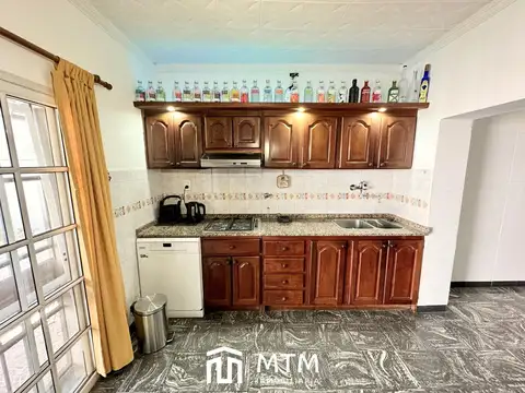 Casa en Venta con 2 cocheras