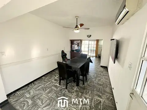 Casa 5 ambientes con 2 baños