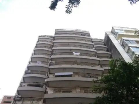 VENTA MONOANBIENTE AMPLIO FRENTE A FACULTAD INGENIERIA