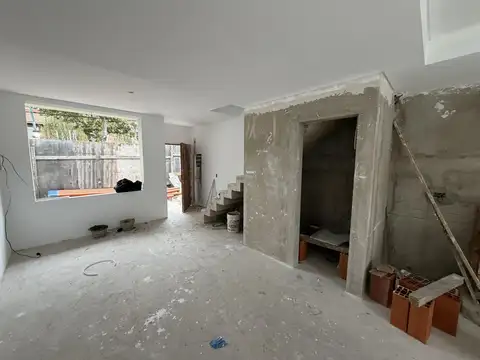 Casa 3 ambientes con 1 baño