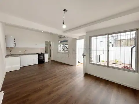 Depto Tipo Casa en Venta 50 años