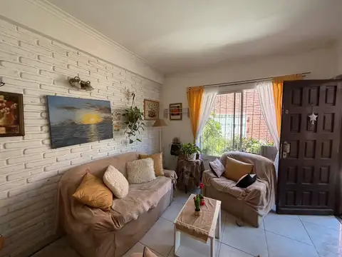Depto Tipo Casa 3 ambientes con 1 baño