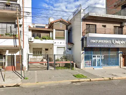 Excelente Piso sobre la Avda. en Escalada Centro fte al FCGR - Residencia Universitaria 