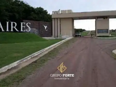 Lote en venta en B° Aires del Nordeste con servicios