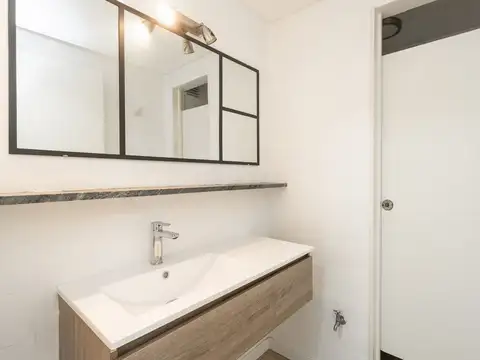 VENTA OFICINA MORENO 900 COCHERA 100M SEGURIDAD