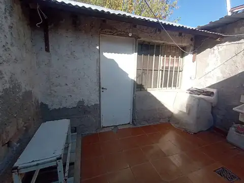 Casa 3 ambientes con 1 baño