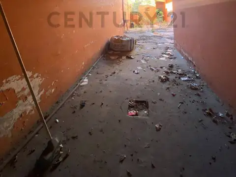 Casa con Local en venta