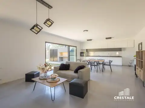 Casa 3 ambientes con 2 baños