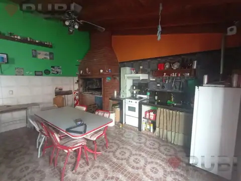 CASA EN VENTA - BARRIO 54 VIVIENDAS - PLOTTIER