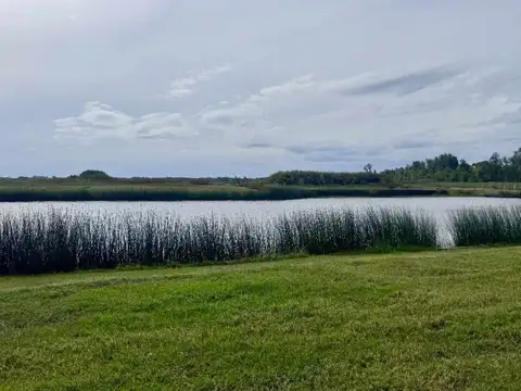 VENTA LOTE AL AGUA EN BARRIO NATIVAS, PUERTOS