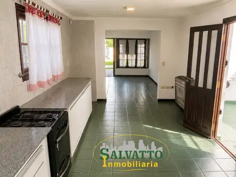 Casa 3 ambientes con 1 baño
