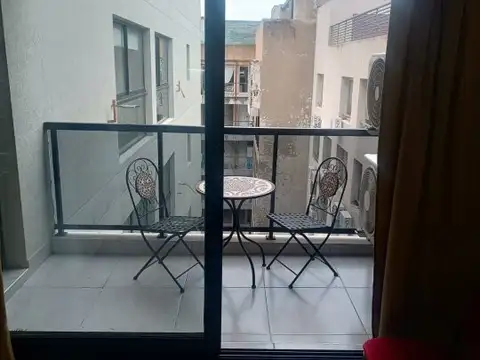 Va Urquiza, Donado 2000, 2 amb, 50m2, u$s 800 + expensas ( Agosto 2026= $ 230,000) + servicios.