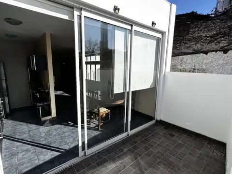 Depto Tipo Casa en Alquiler de 3 dormitorios