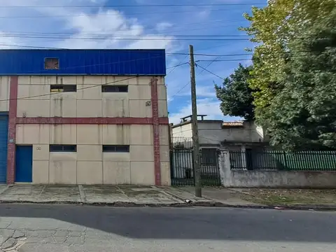 Excelente GALPON 850m2 Cub - ZONA INDUSTRIAL -