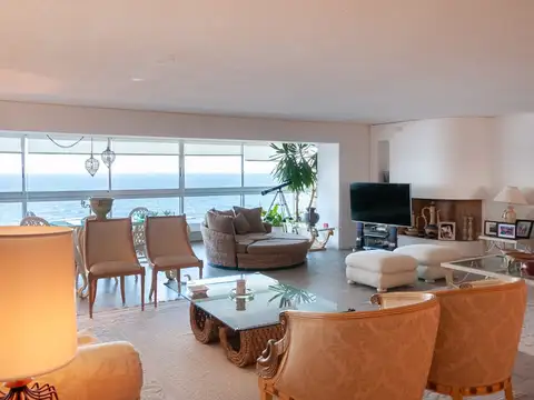 Departamento 4 ambientes con 5 baños