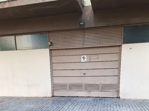 Cochera mas espacio adicional para  guardar dos motos 