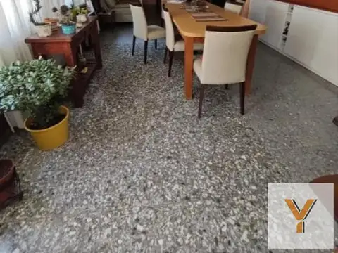 Depto Tipo Casa en Venta de 4 ambientes