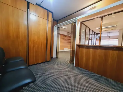 Oficina 4 ambientes con 2 baños