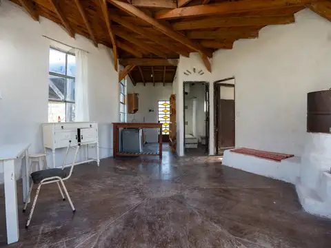 Casa 2 ambientes con 1 baño