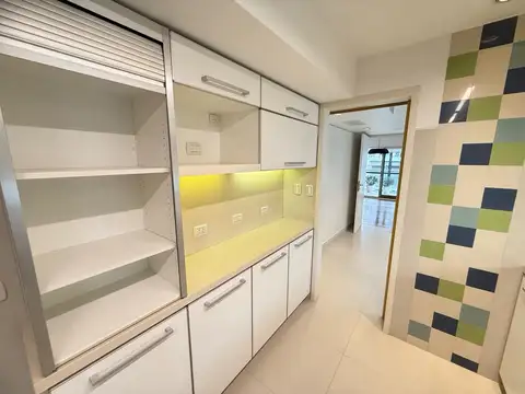 ALQUILER ESPLENDIDO 4 AMBIENTES / DEPENDENCIA / 2 COCHERAS / ENORME BALCON - BELGRANO -