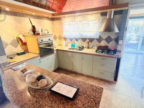 Casa 4 ambientes con 3 baños