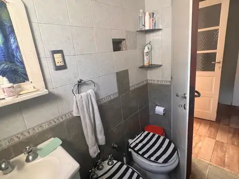 Casa 4 ambientes con 1 baño