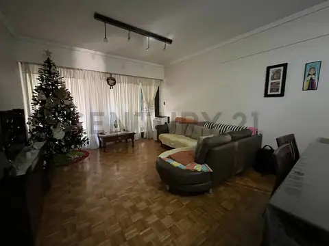 Departamento 4 ambientes con 2 baños