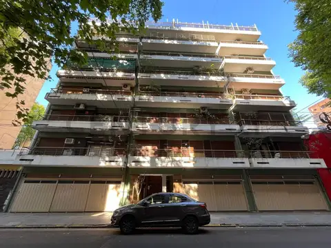 VENTA DEPARTAMENTO 4 AMBIENTES EN FLORES - DEPENDENCIA - COCHERA - SUPER LUMINOSO  - APTO CRÉDITO