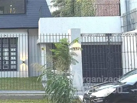 Casa en Venta - Acassuso - Av Libertador hacia el Río