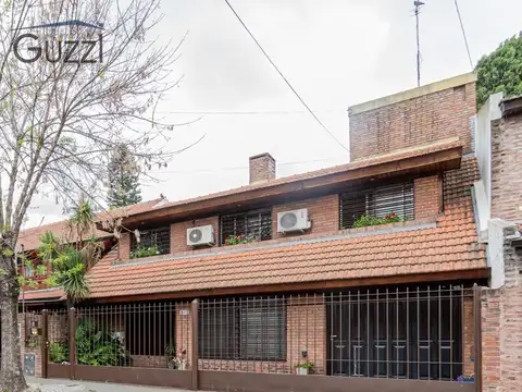 Excelente casa multifamiliar en Villa Adelina