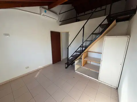 Depto Tipo Casa en Alquiler con 1 cocheras