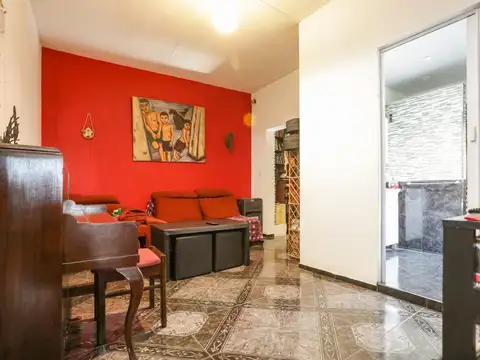Depto Tipo Casa 7 ambientes con 2 baños