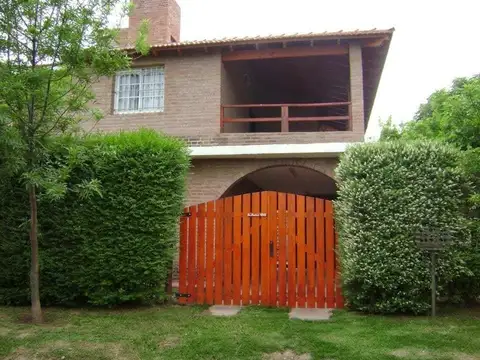 Casa, mas dpto en Mina Clavero con escritura